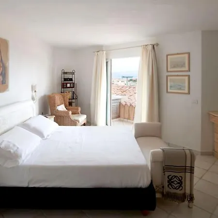 Ferienhaus Panoramic -sea Front Porto Rotondo- *
